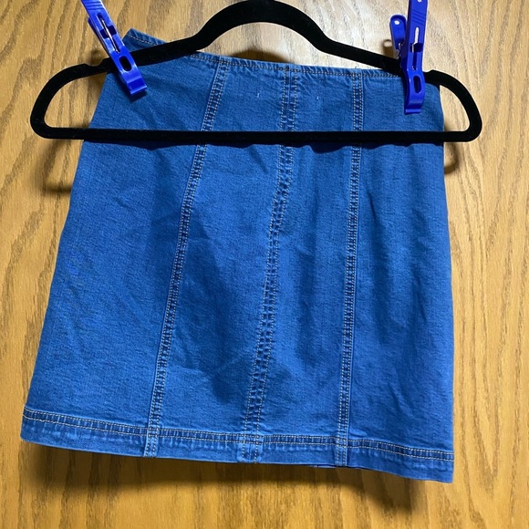 Pacsun Womens Jr 2 24 Blue W/Embroidered Flowers Snap Front Demin Mini Skirt EUC - Picture 3 of 7